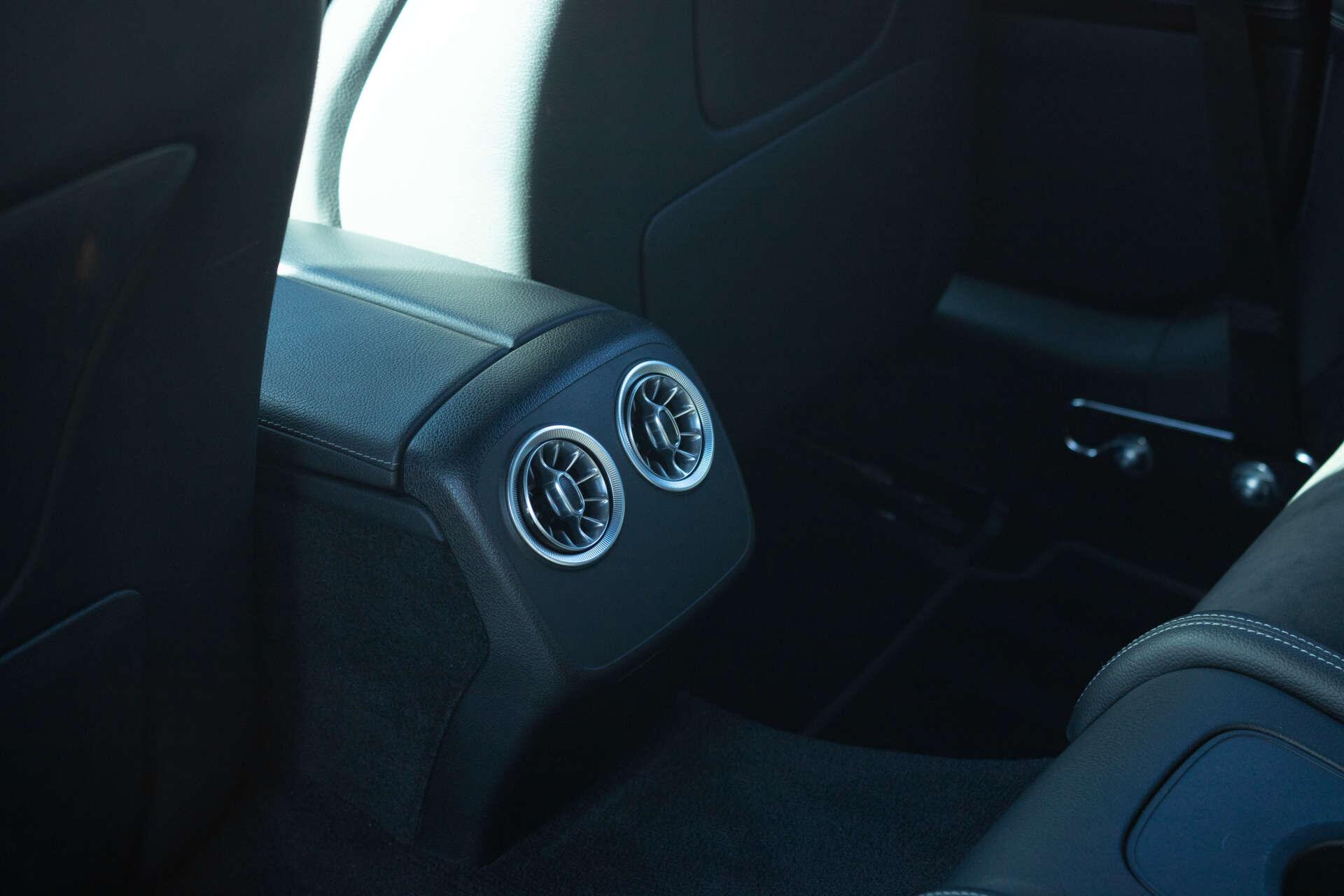 Mercedes-Benz E-Class view 43