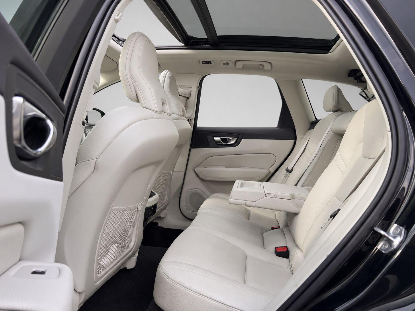 Volvo XC60 view 33