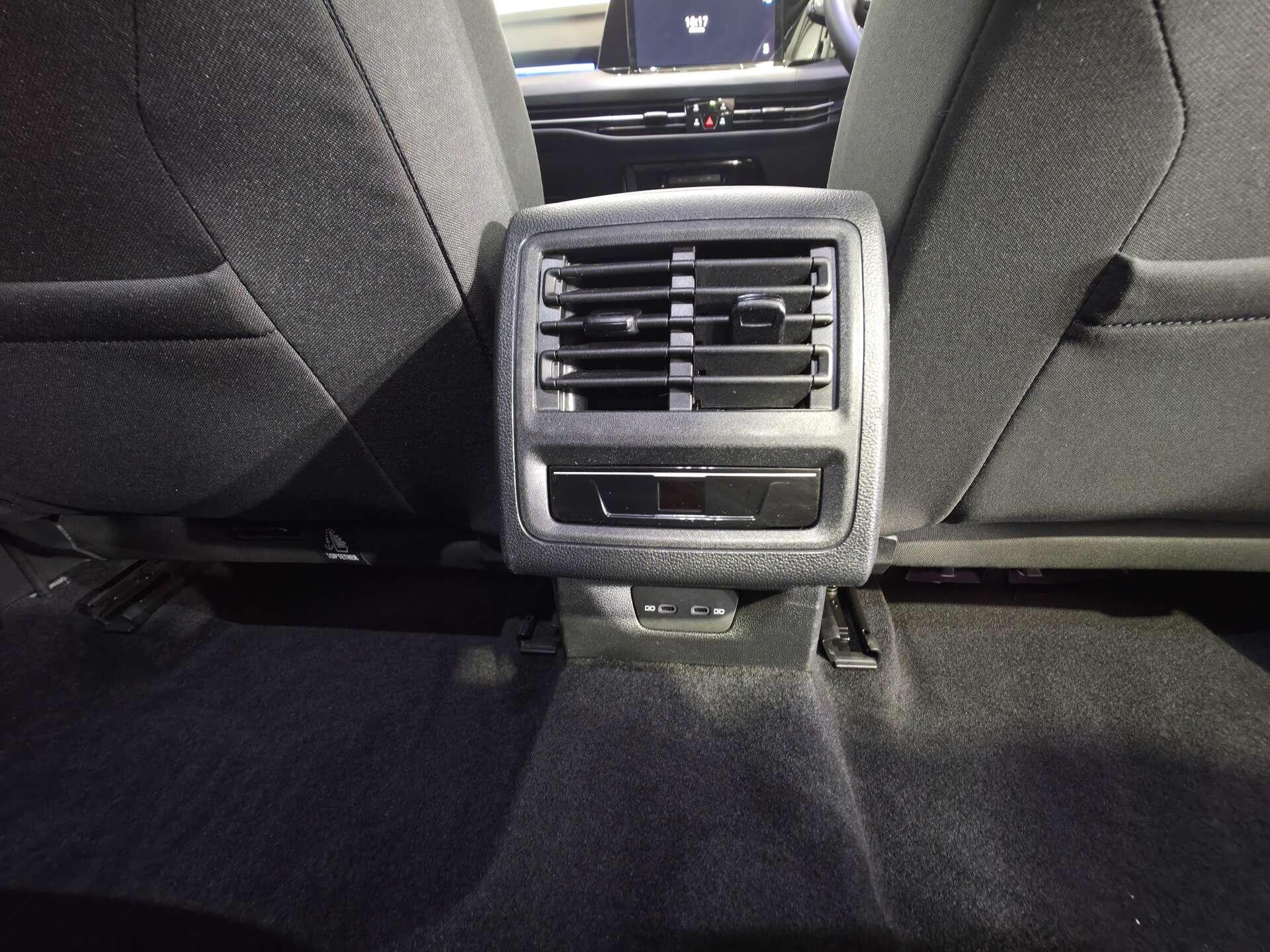 Volkswagen Golf view 49