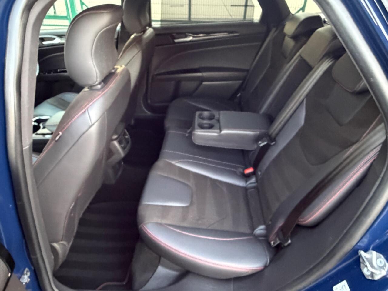 Ford Mondeo view 19