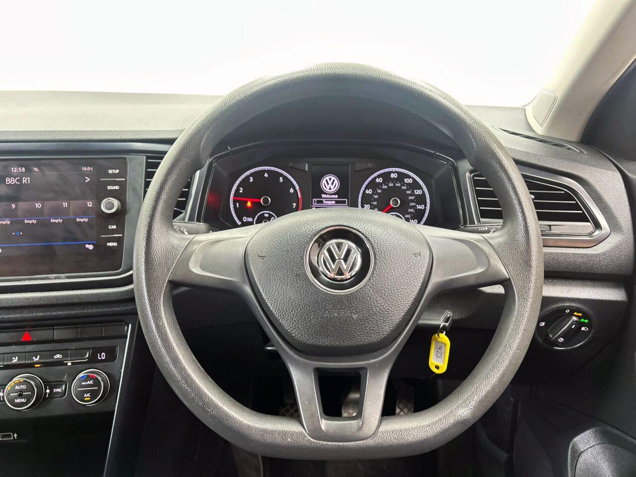 Volkswagen T-Roc view 19