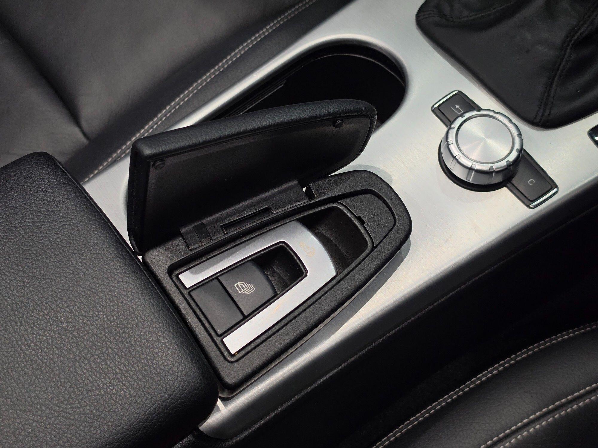 Mercedes-Benz SLK view 32