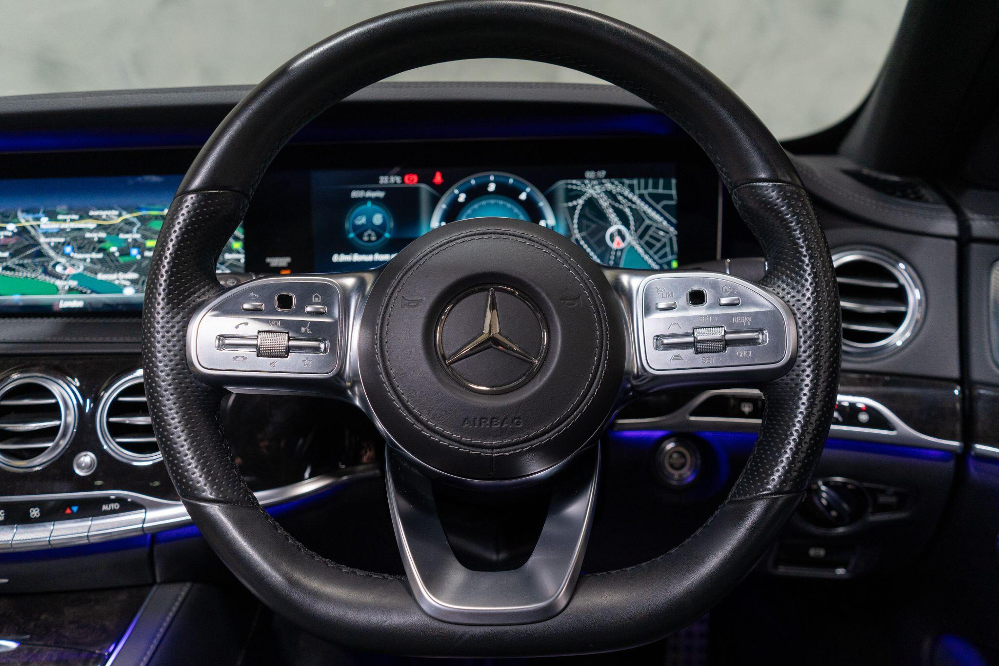 Mercedes-Benz S-Class view 37