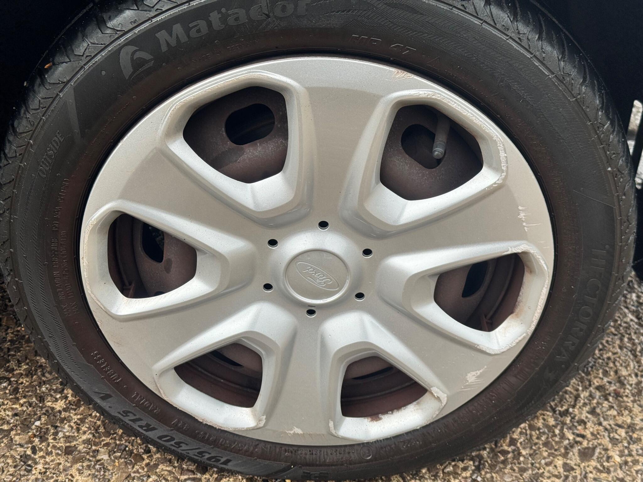 Ford Fiesta view 37