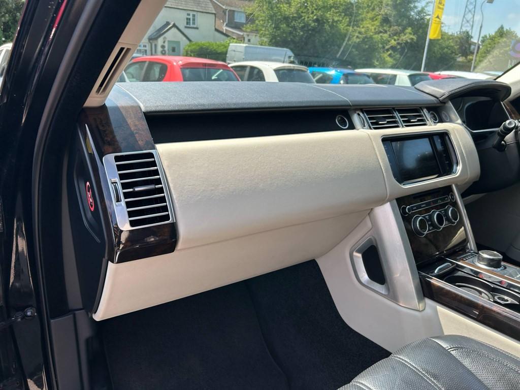Land Rover Range Rover view 19