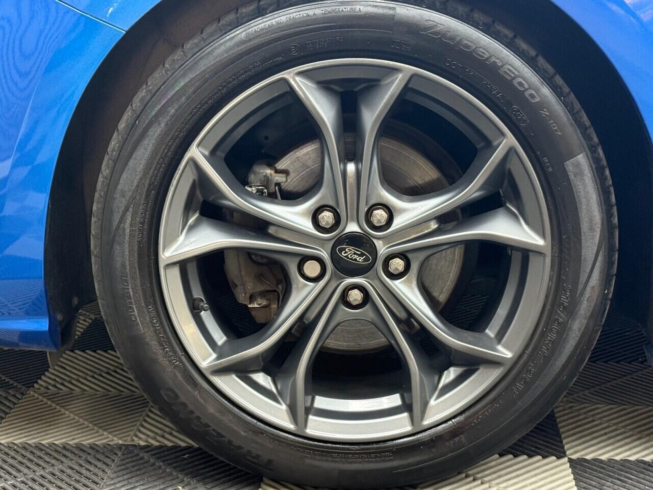 Ford Focus view 4