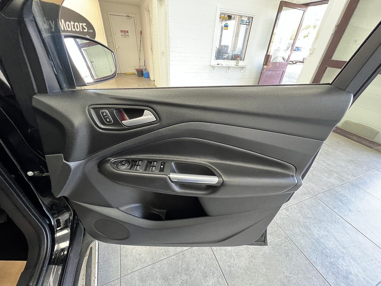 Ford Kuga view 13
