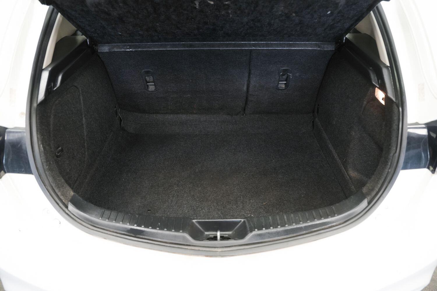 Mazda Mazda3 view 9