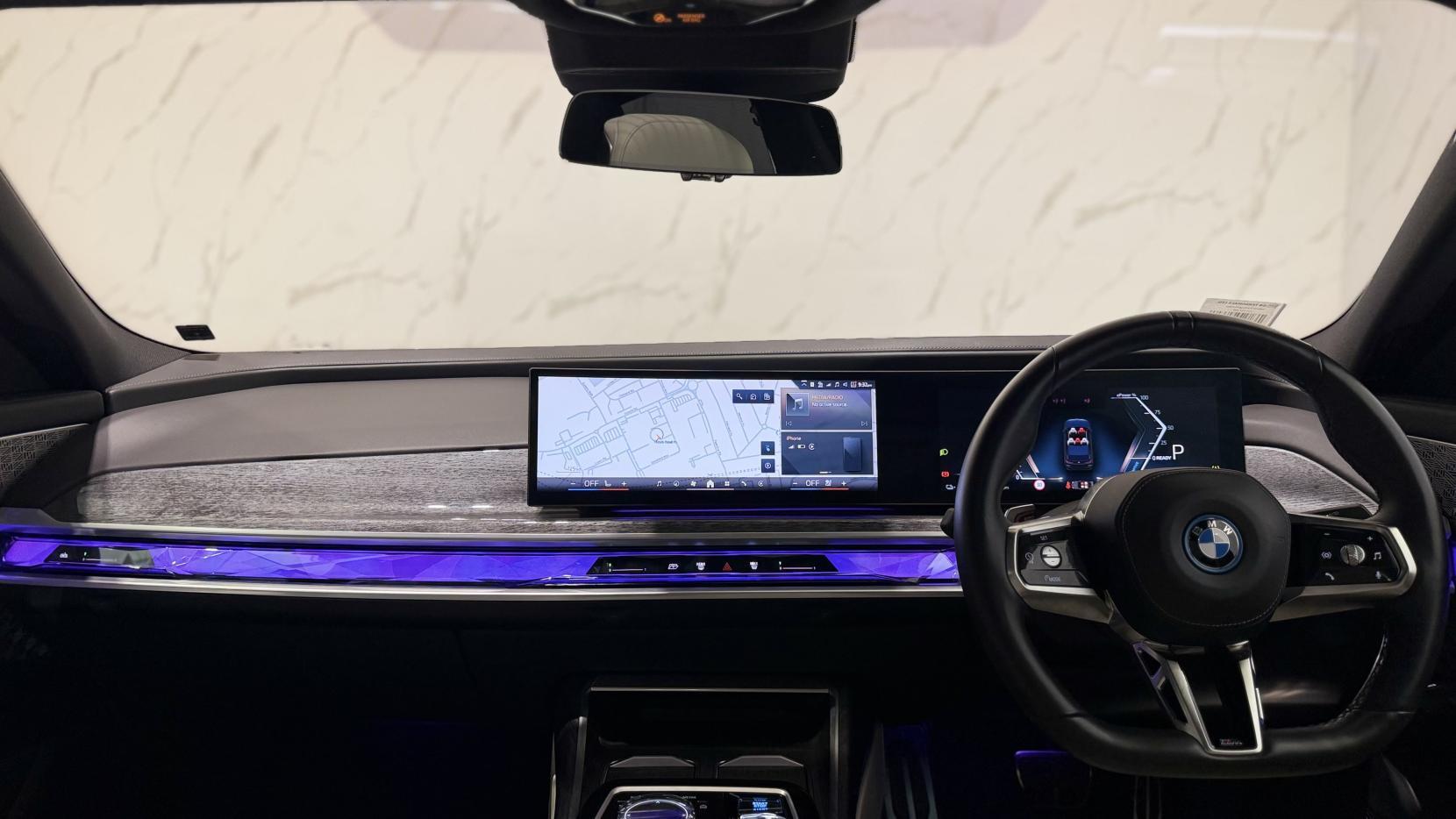 BMW i7 view 28