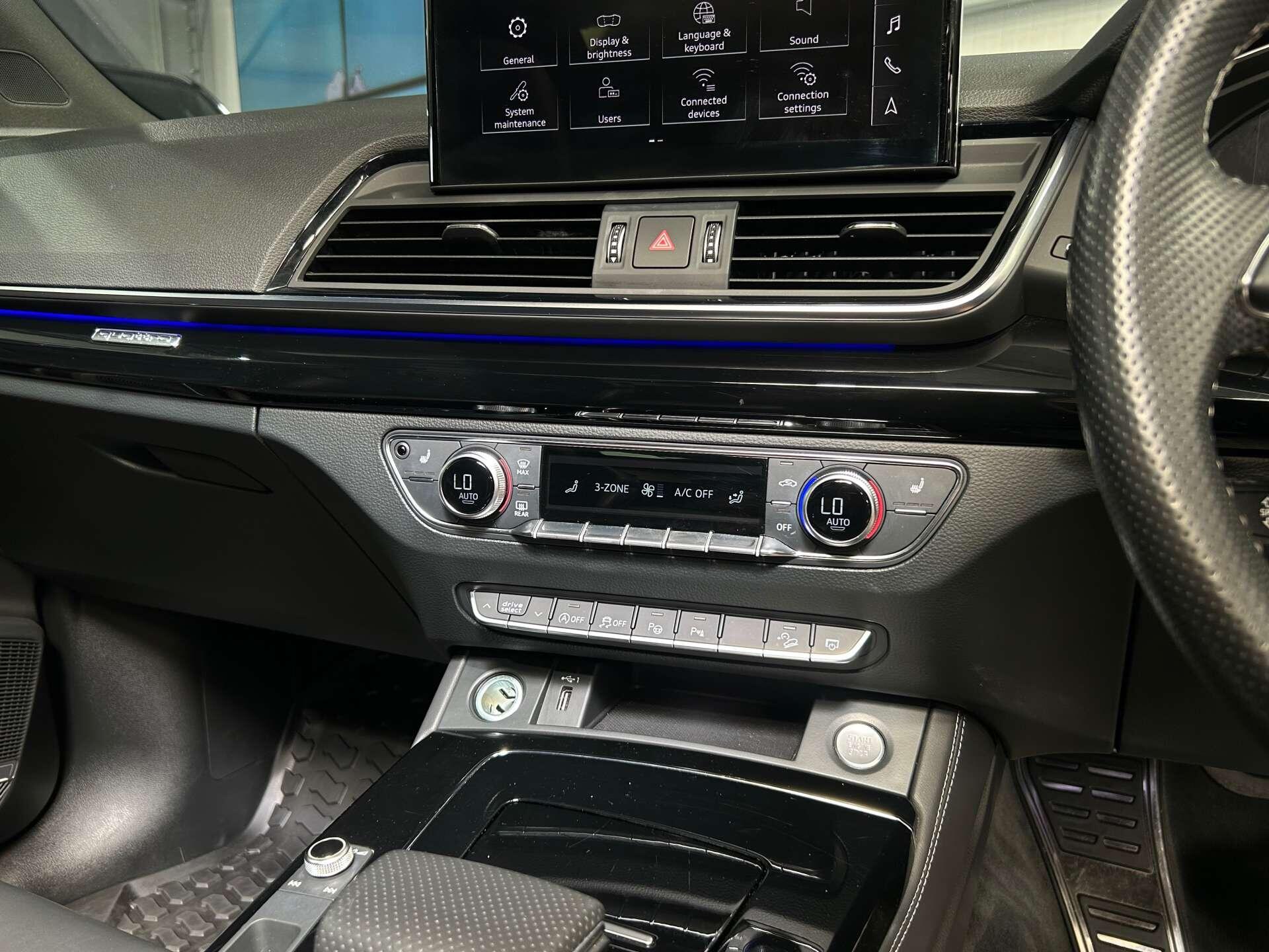 Audi Q5 view 26