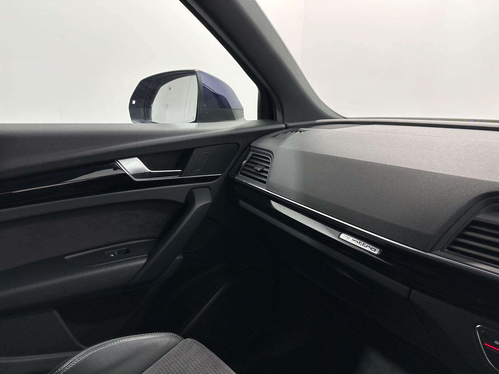 Audi Q5 view 26