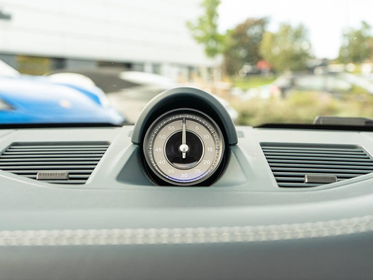 Porsche 911 view 47
