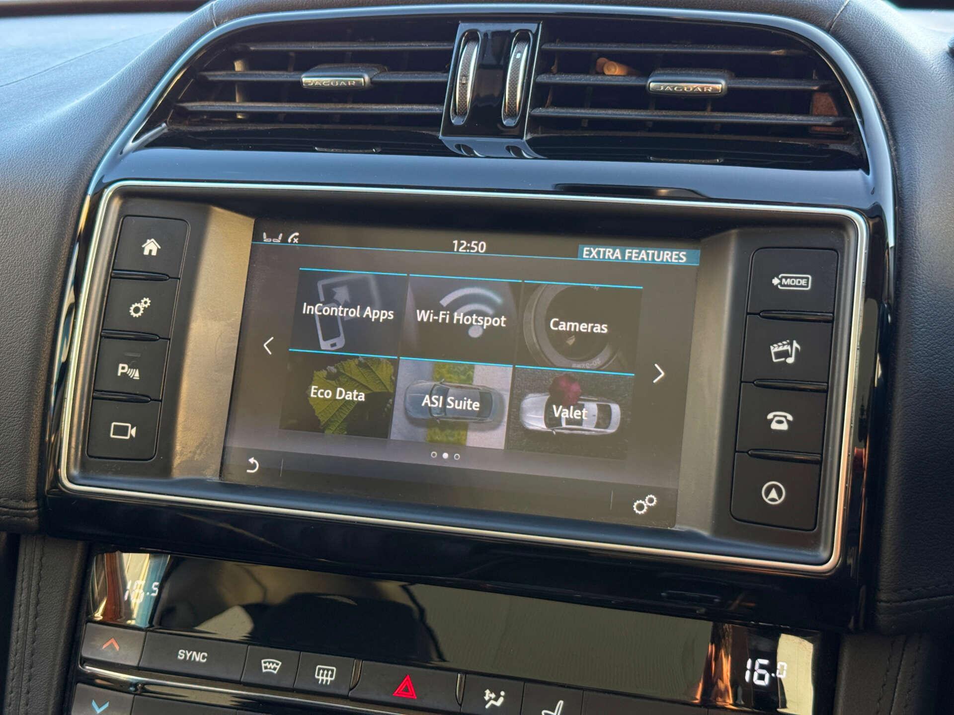 Jaguar F-Pace view 68