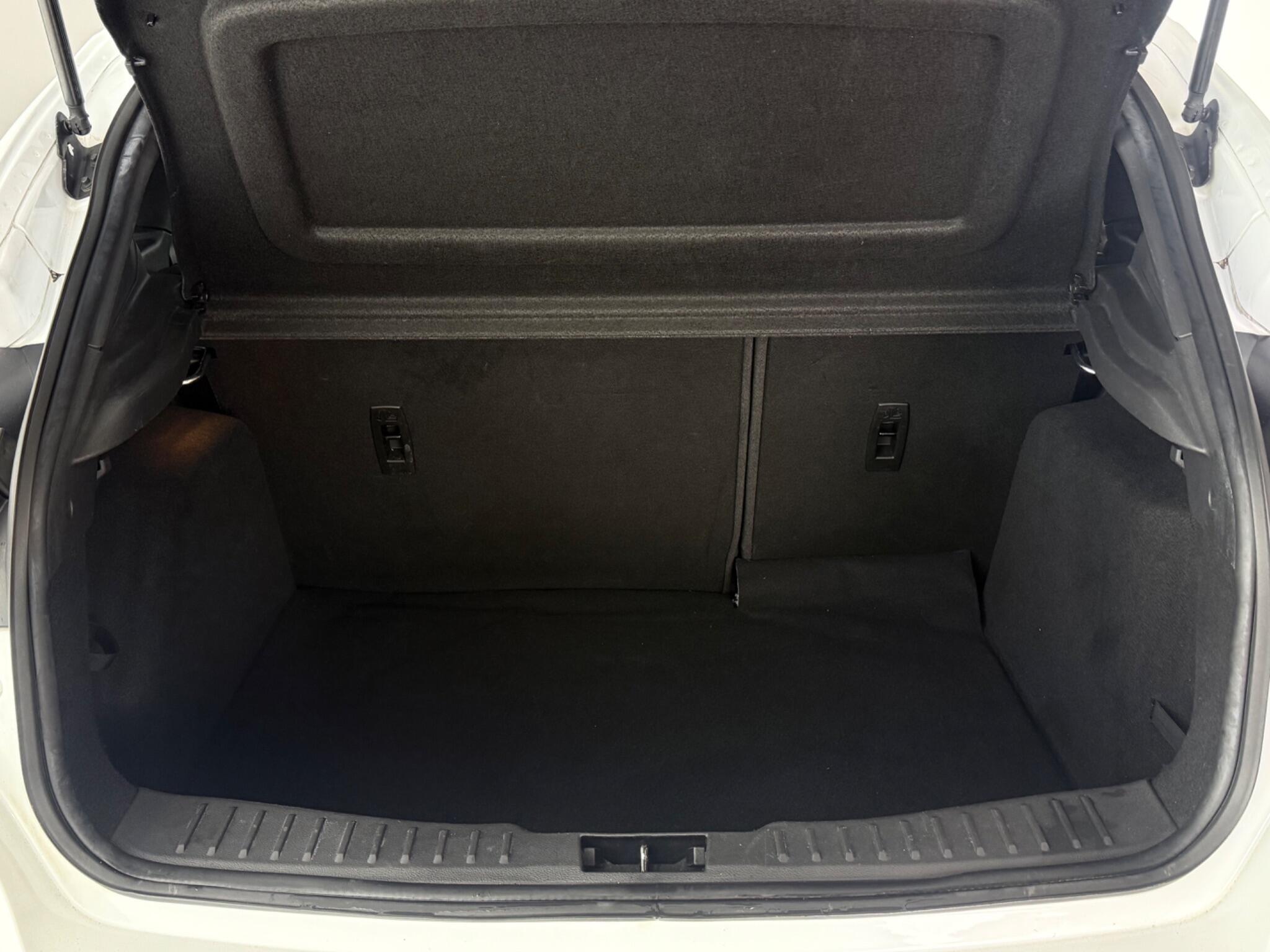 Ford Focus view 10