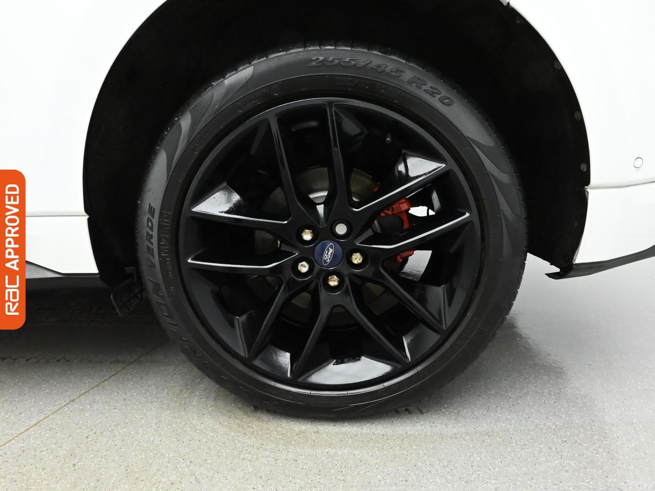 Ford Edge view 13