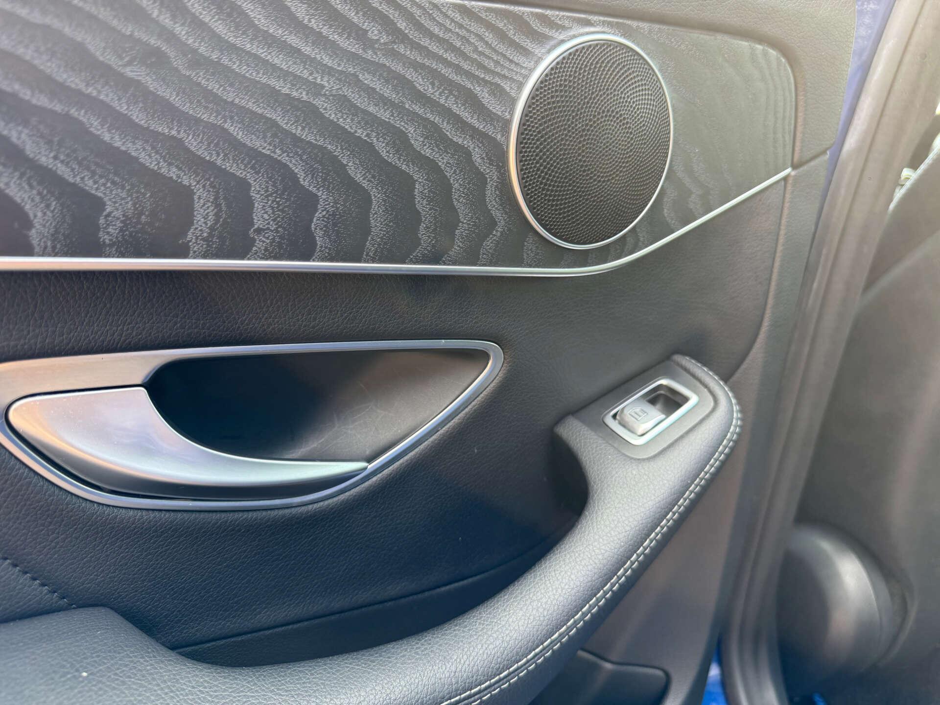 Mercedes-Benz C-Class view 76