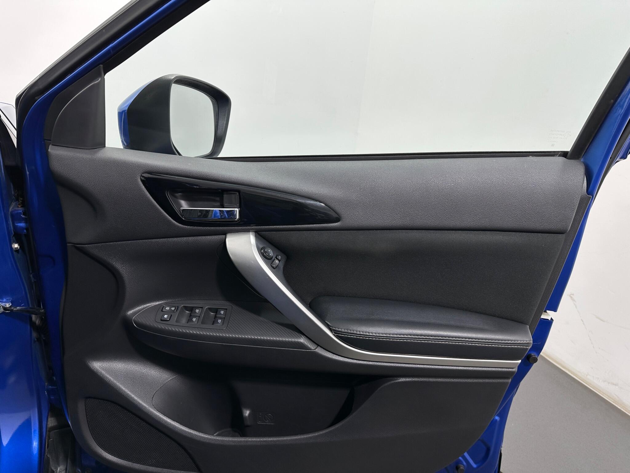 Mitsubishi Eclipse Cross view 34