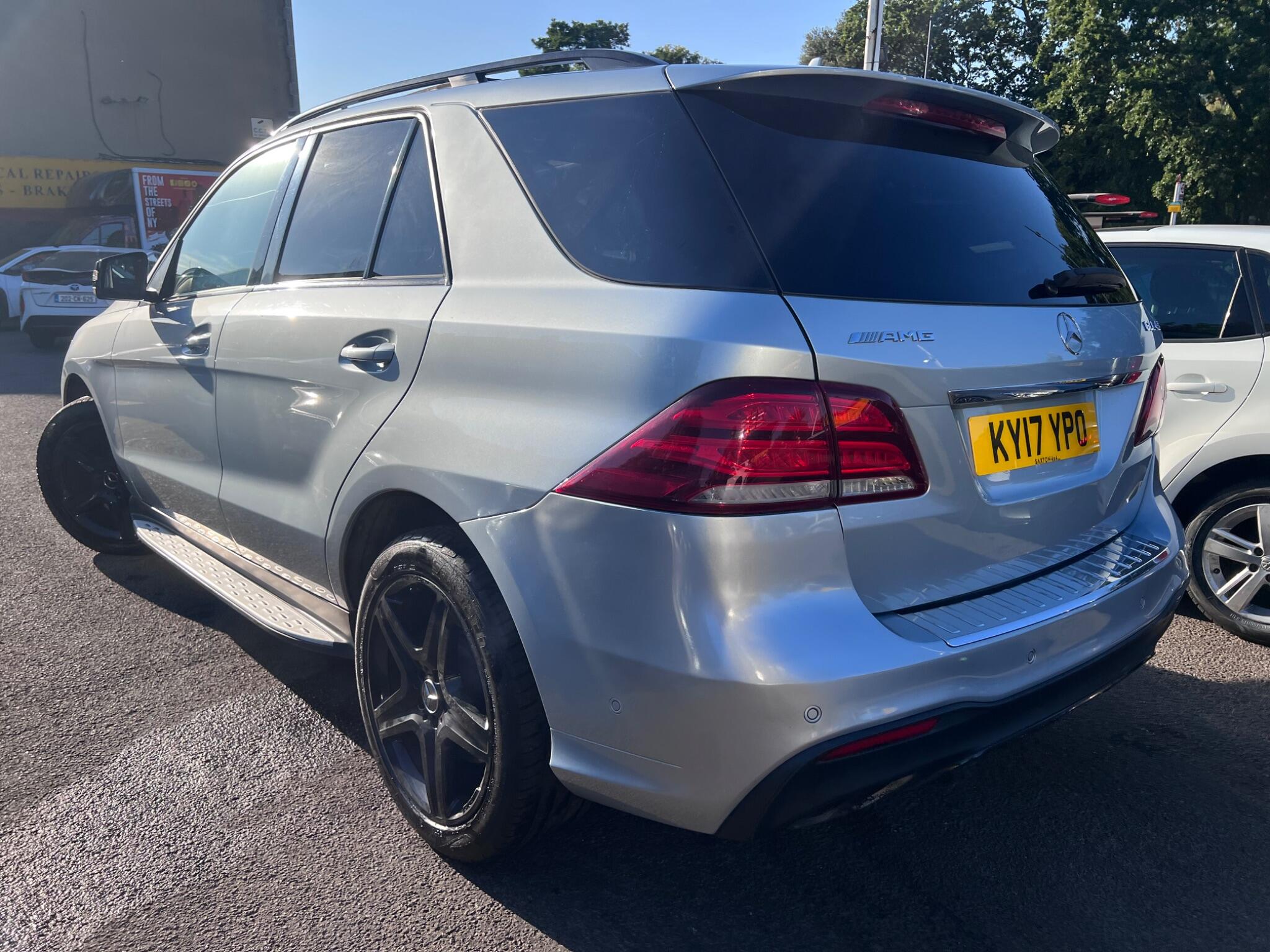 Mercedes-Benz Gle view 14
