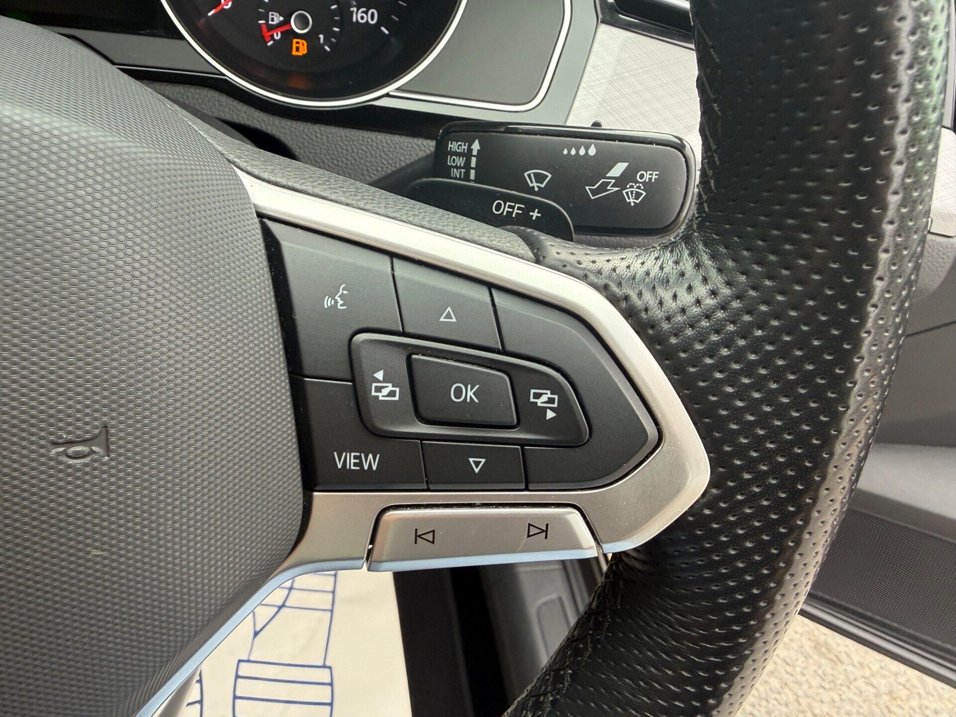 Volkswagen Passat view 37