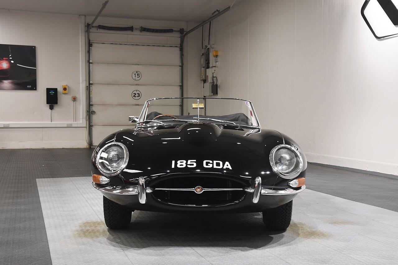 Jaguar E-Type view 20
