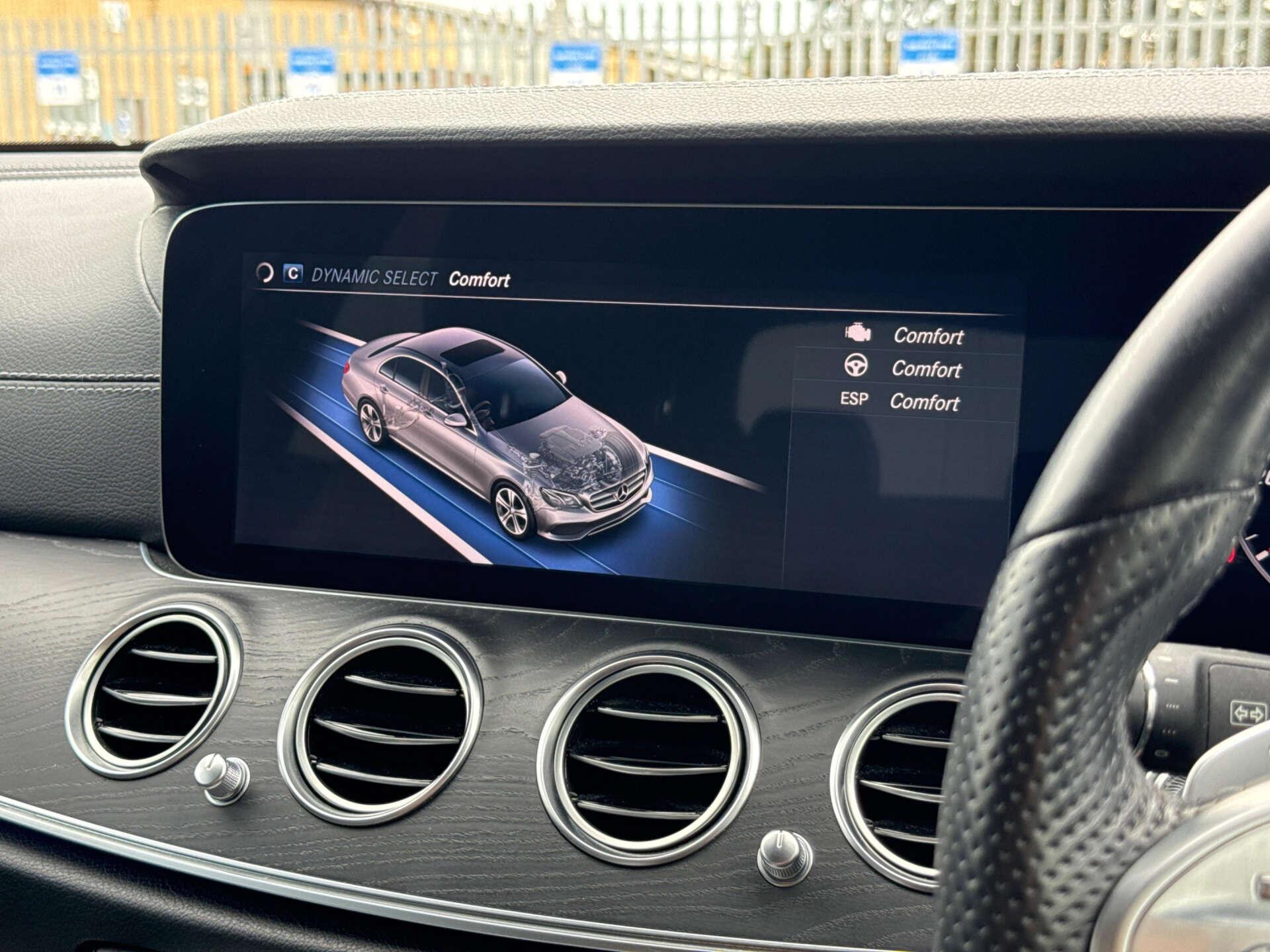 Mercedes-Benz E Class view 74
