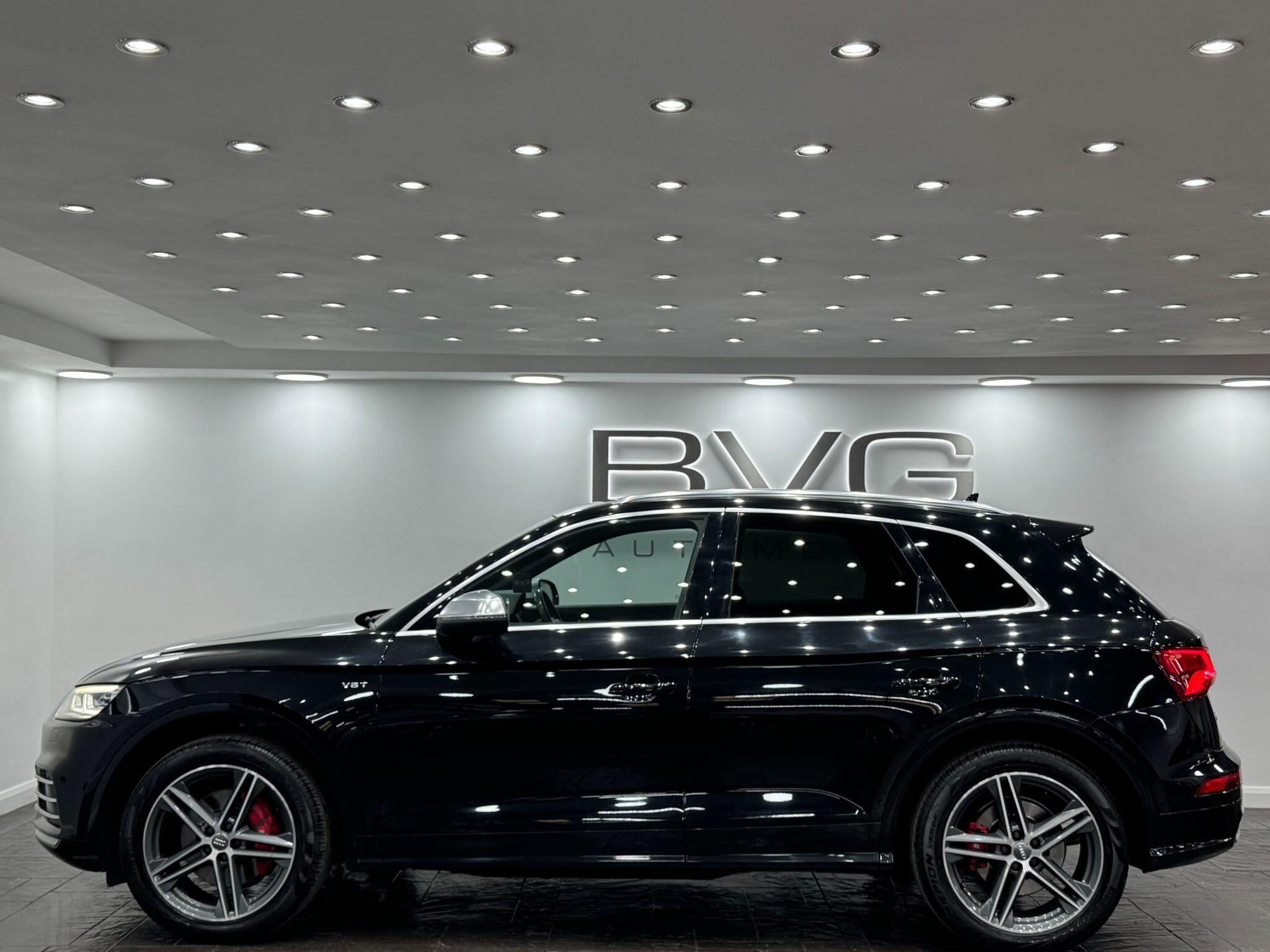 Audi SQ5 view 8