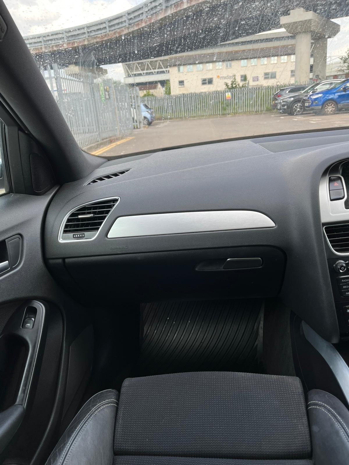 Audi A4 view 24