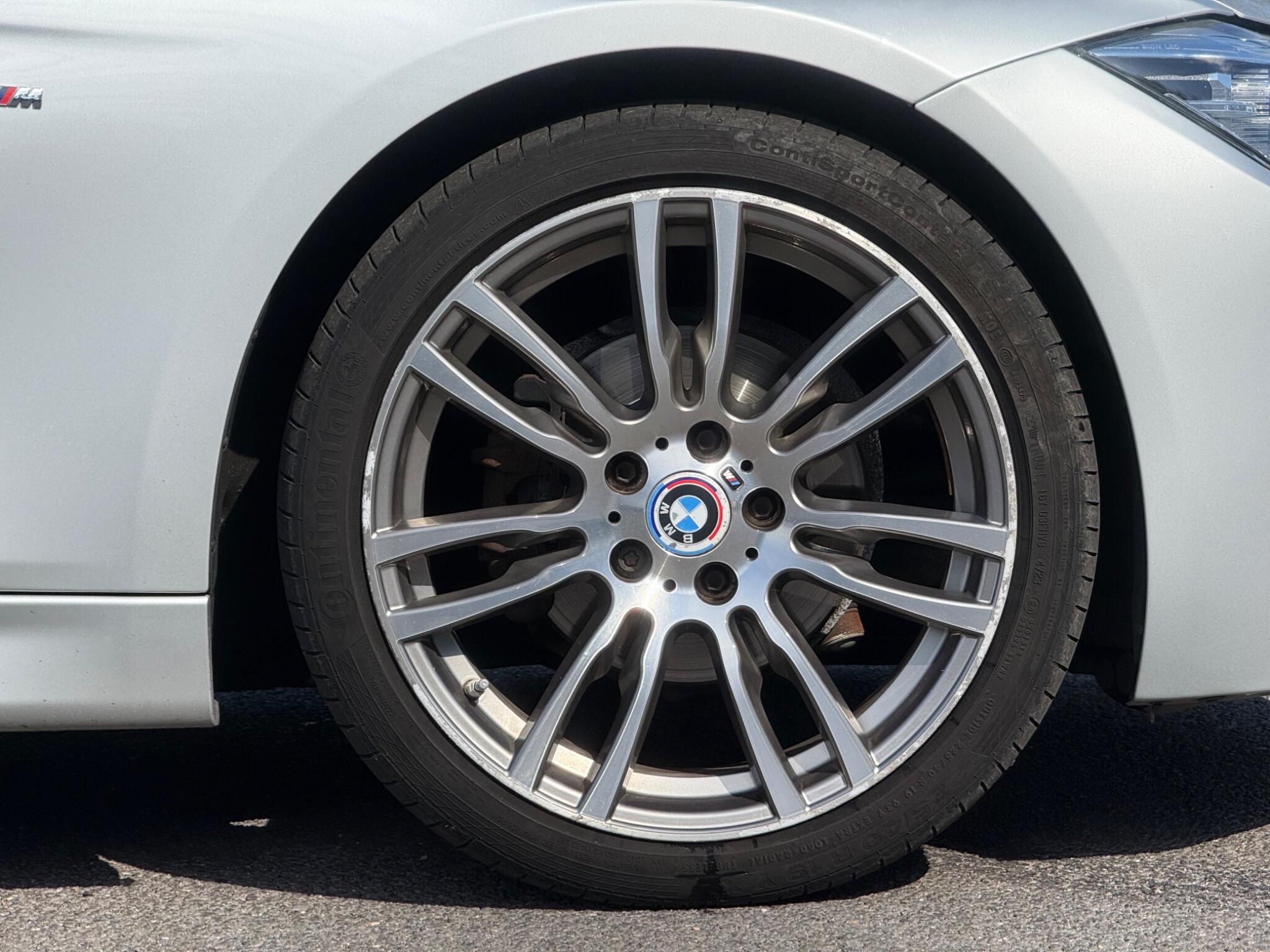 BMW 3 Series view 29
