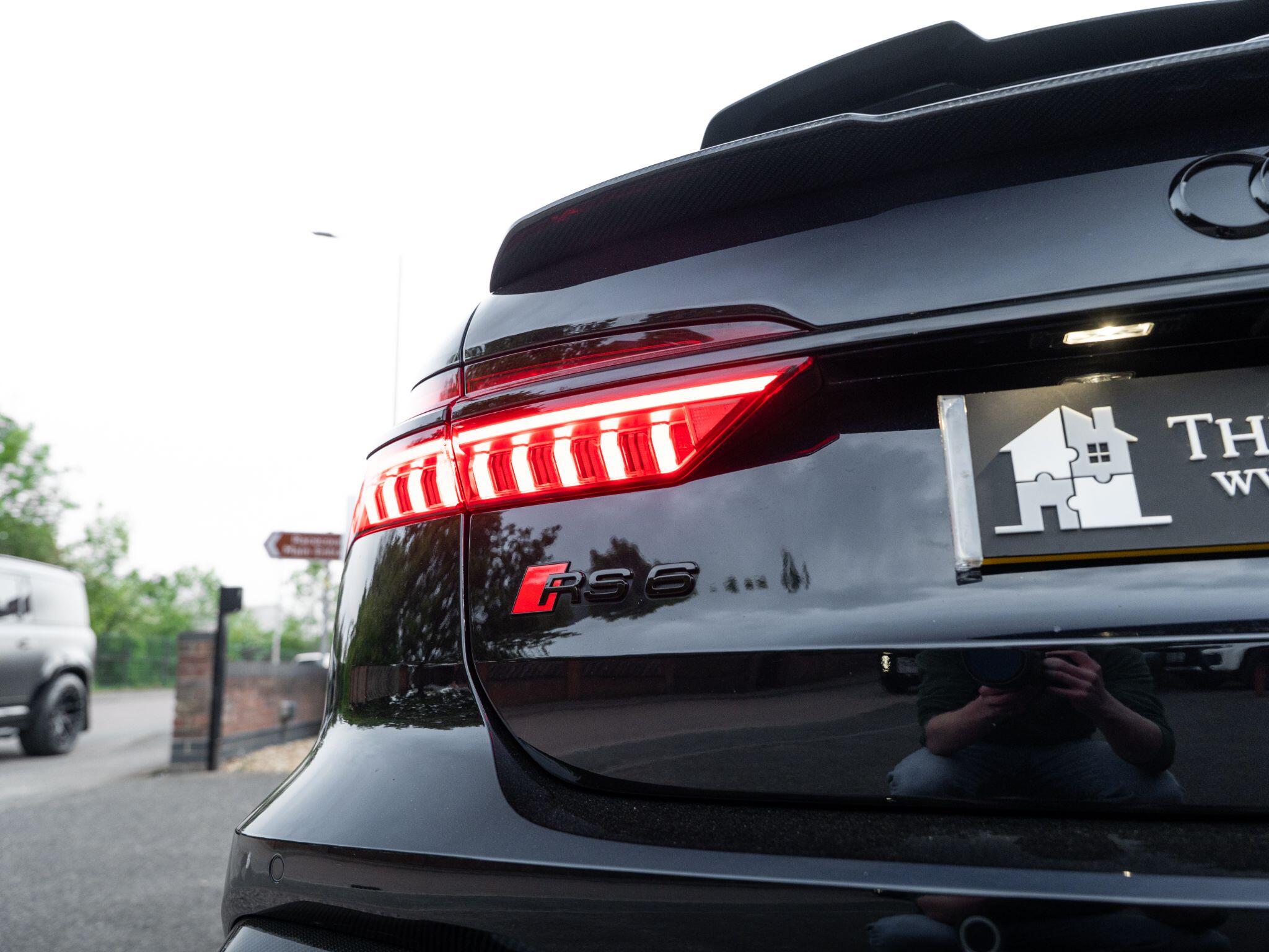 Audi RS6 Avant view 24