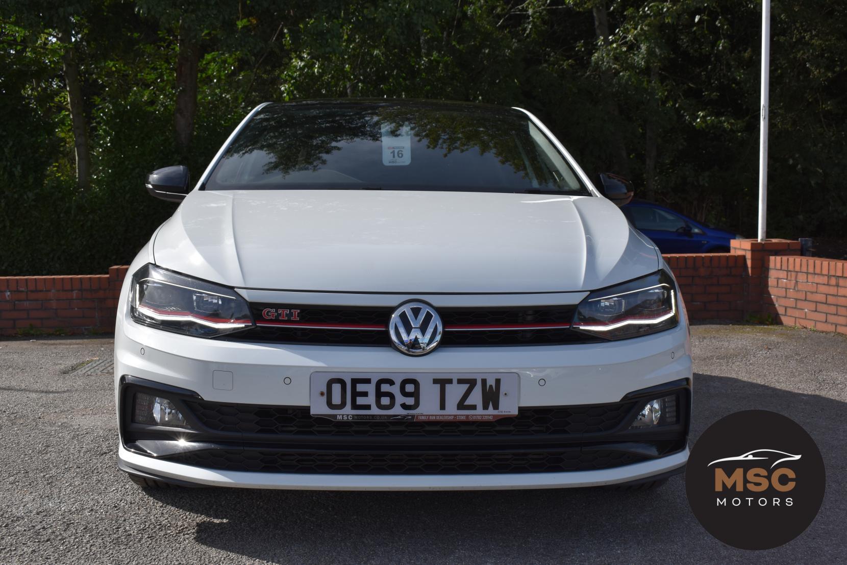 Volkswagen Polo view 4