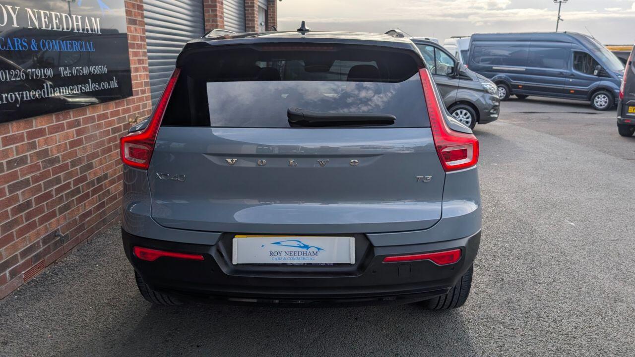 Volvo XC40 view 14