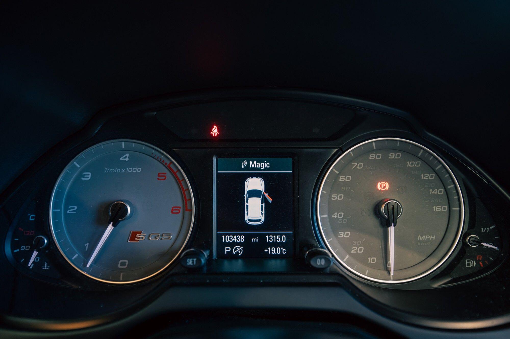 Audi SQ5 view 17