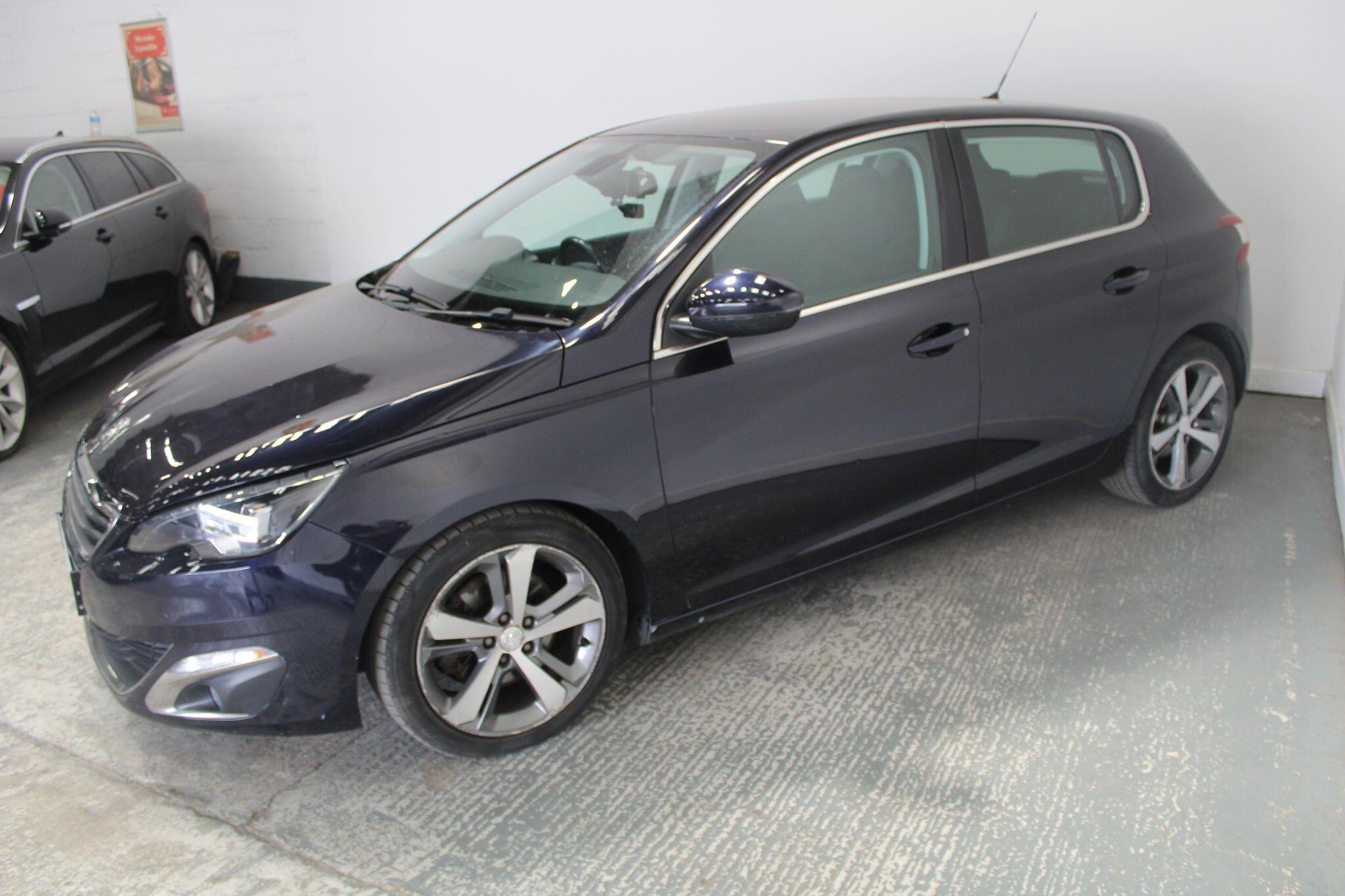 Peugeot 308 view 5