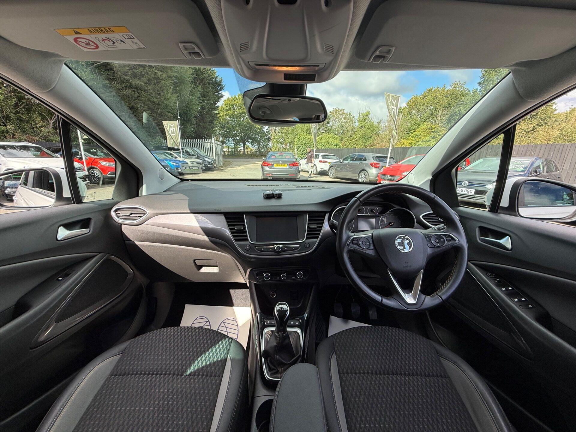 Vauxhall Crossland X view 4