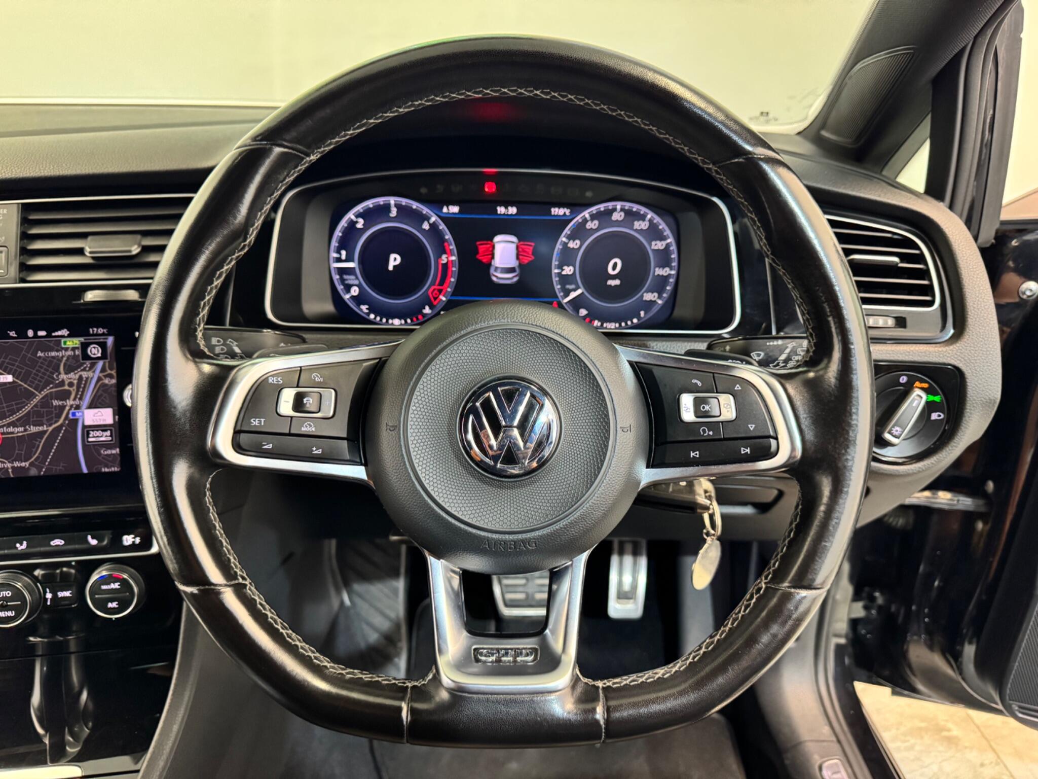 Volkswagen Golf view 22