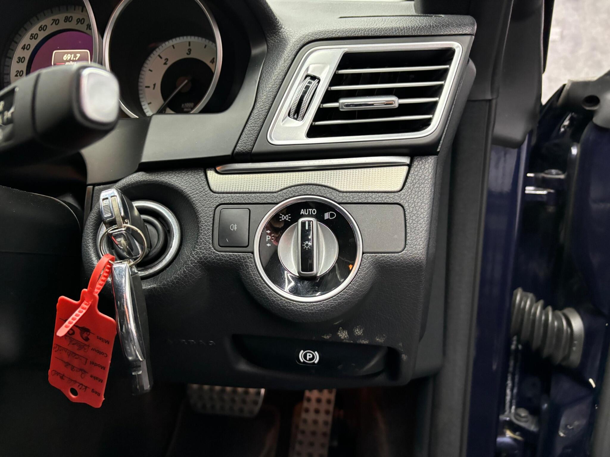Mercedes-Benz E Class view 24