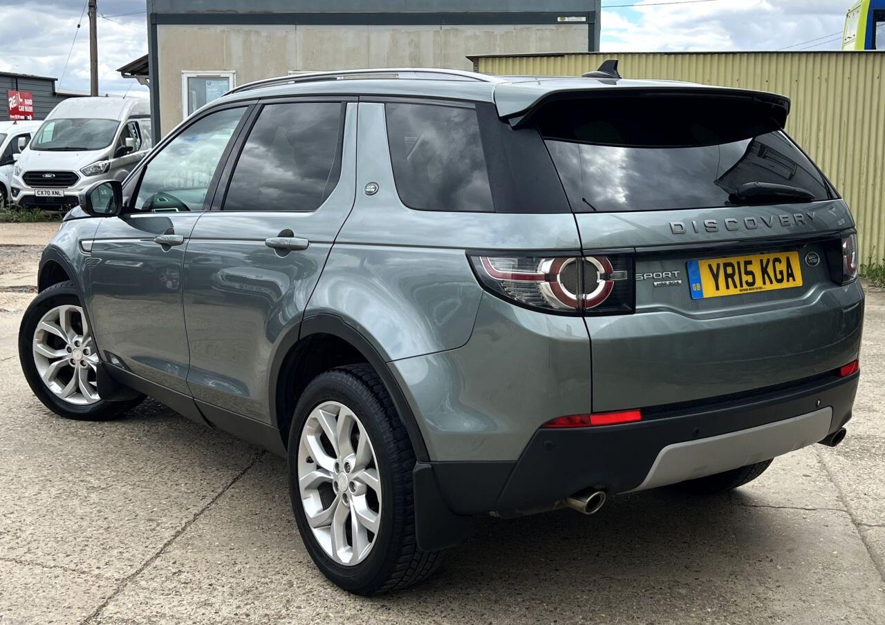 Land Rover Discovery Sport view 5