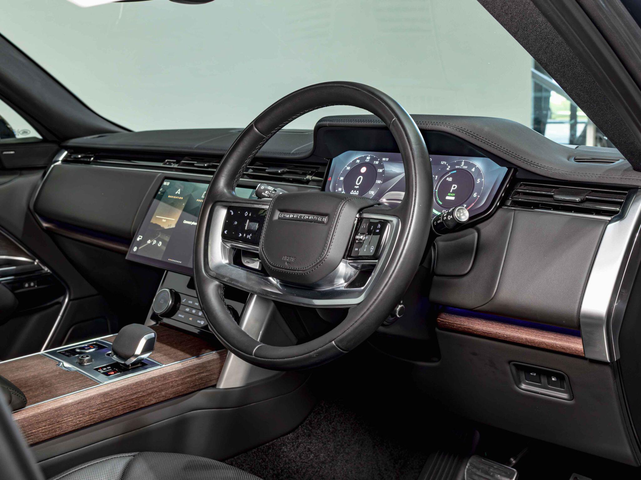 Land Rover Range Rover view 15