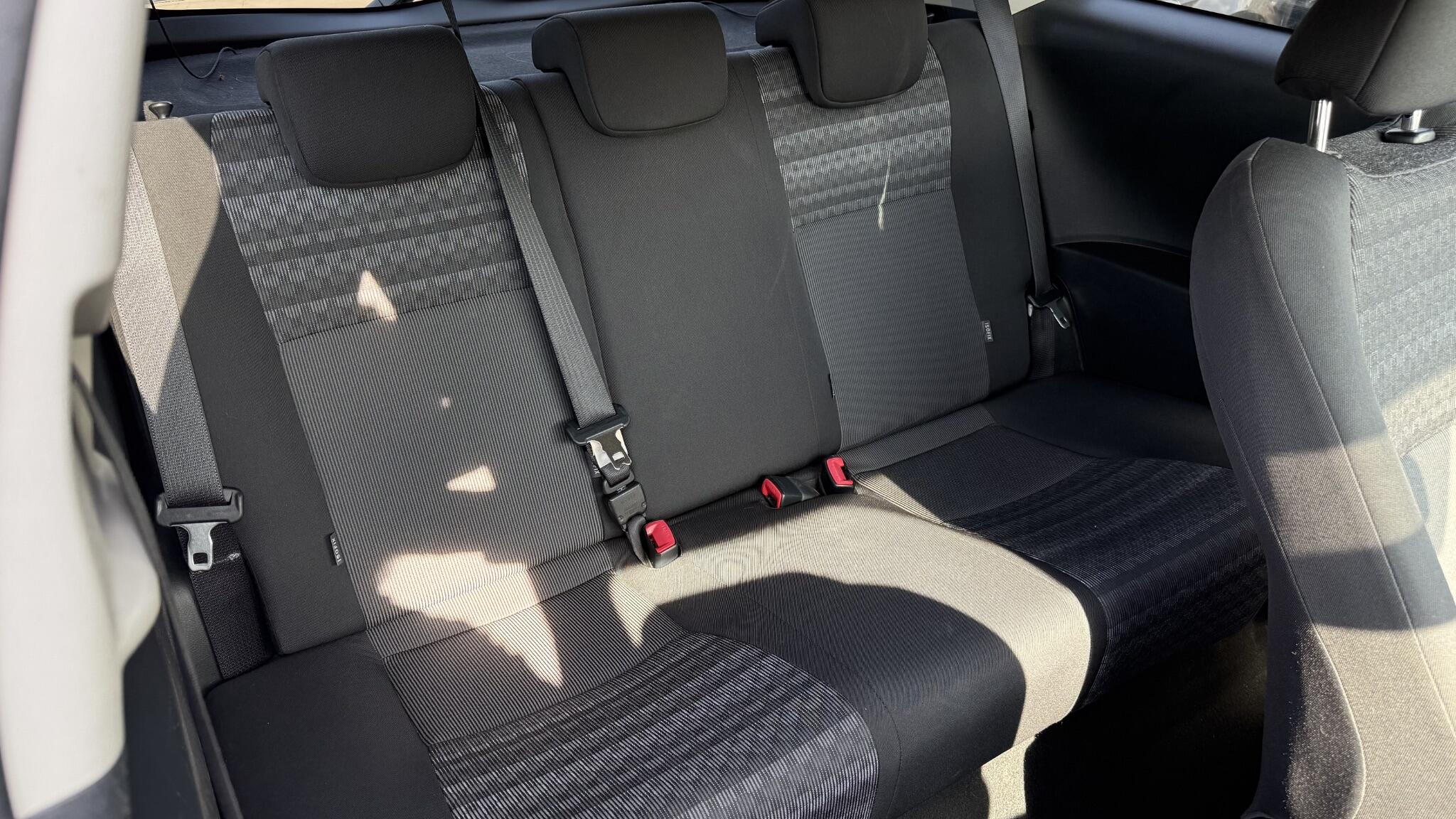 Toyota Yaris view 26