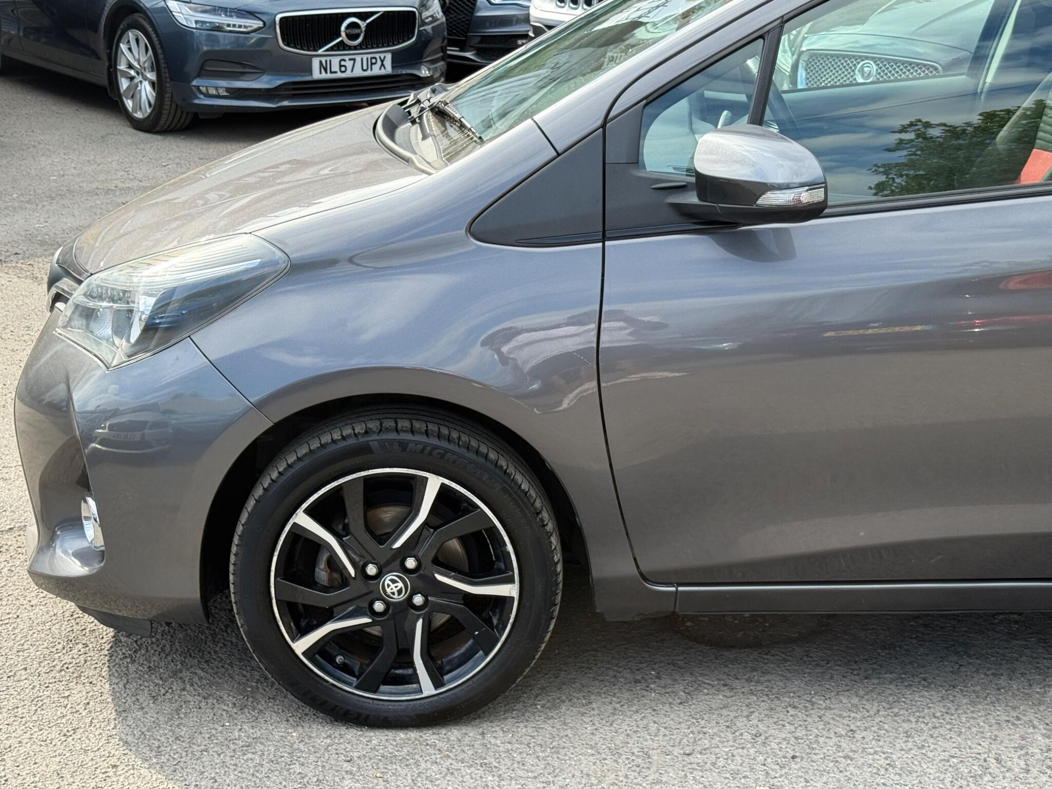 Toyota Yaris - Image 11