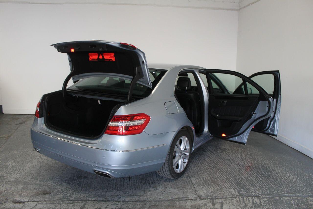 Mercedes-Benz E-Class view 22