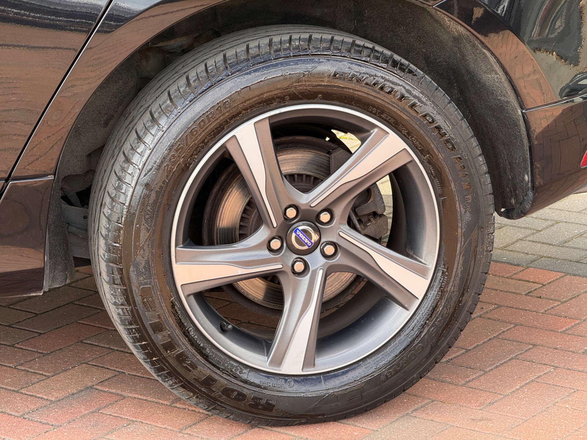 Volvo XC60 view 9