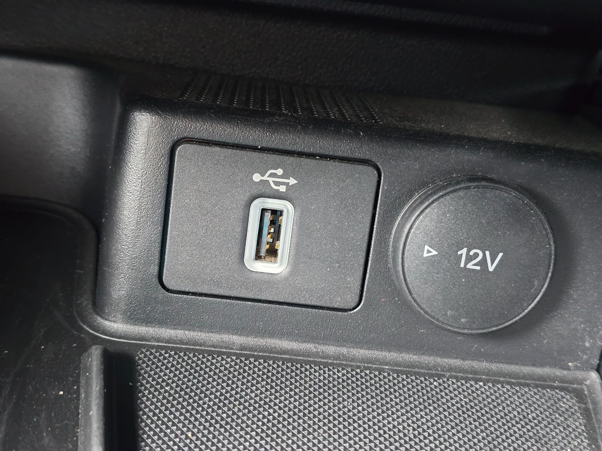 Ford Focus view 22