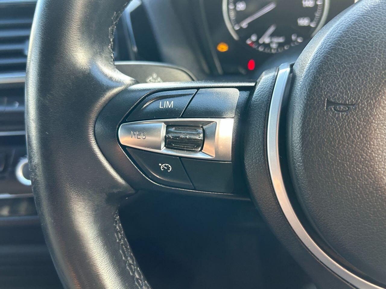 BMW 1 Series view 25