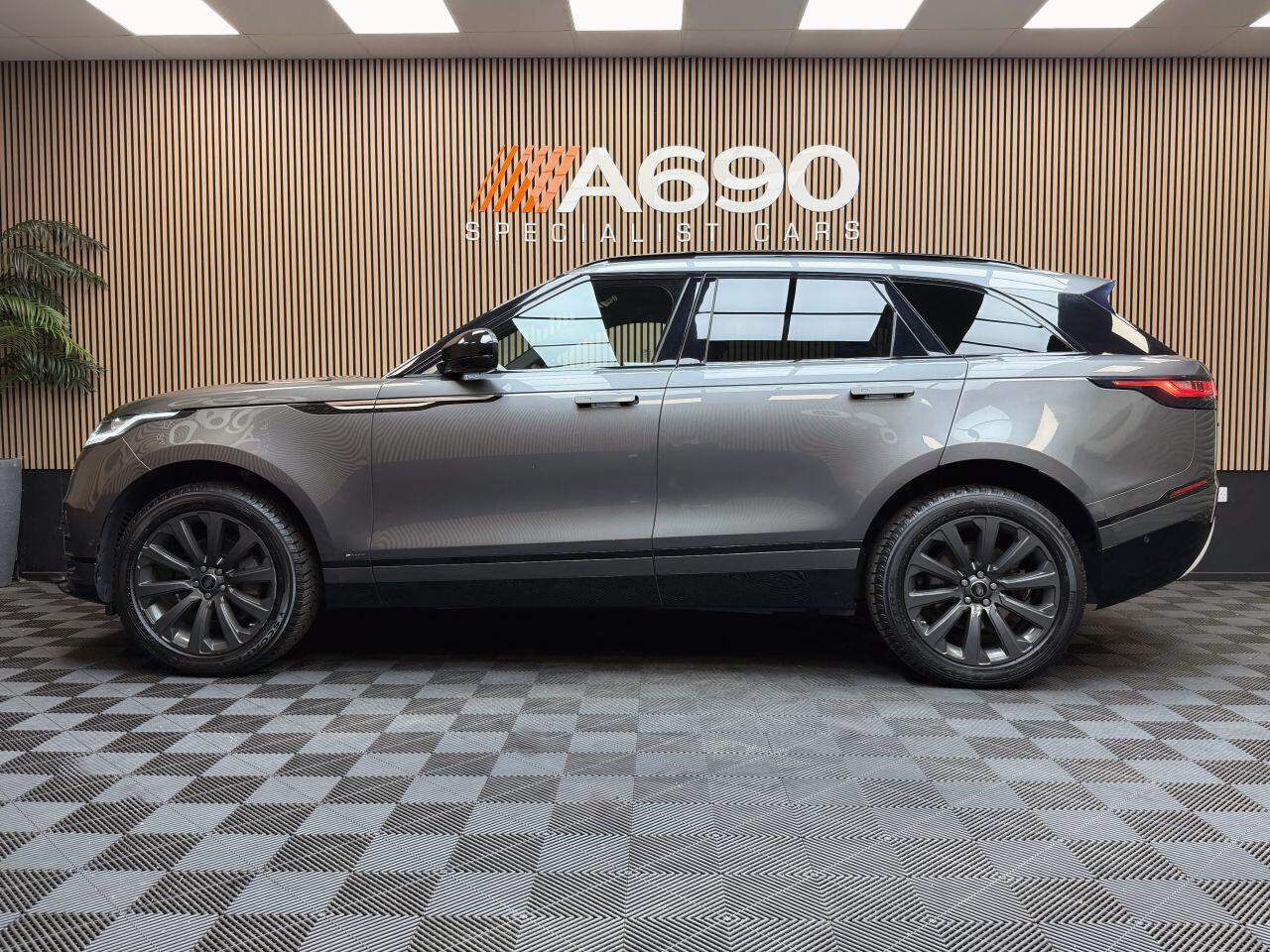 Land Rover Range Rover Velar view 4