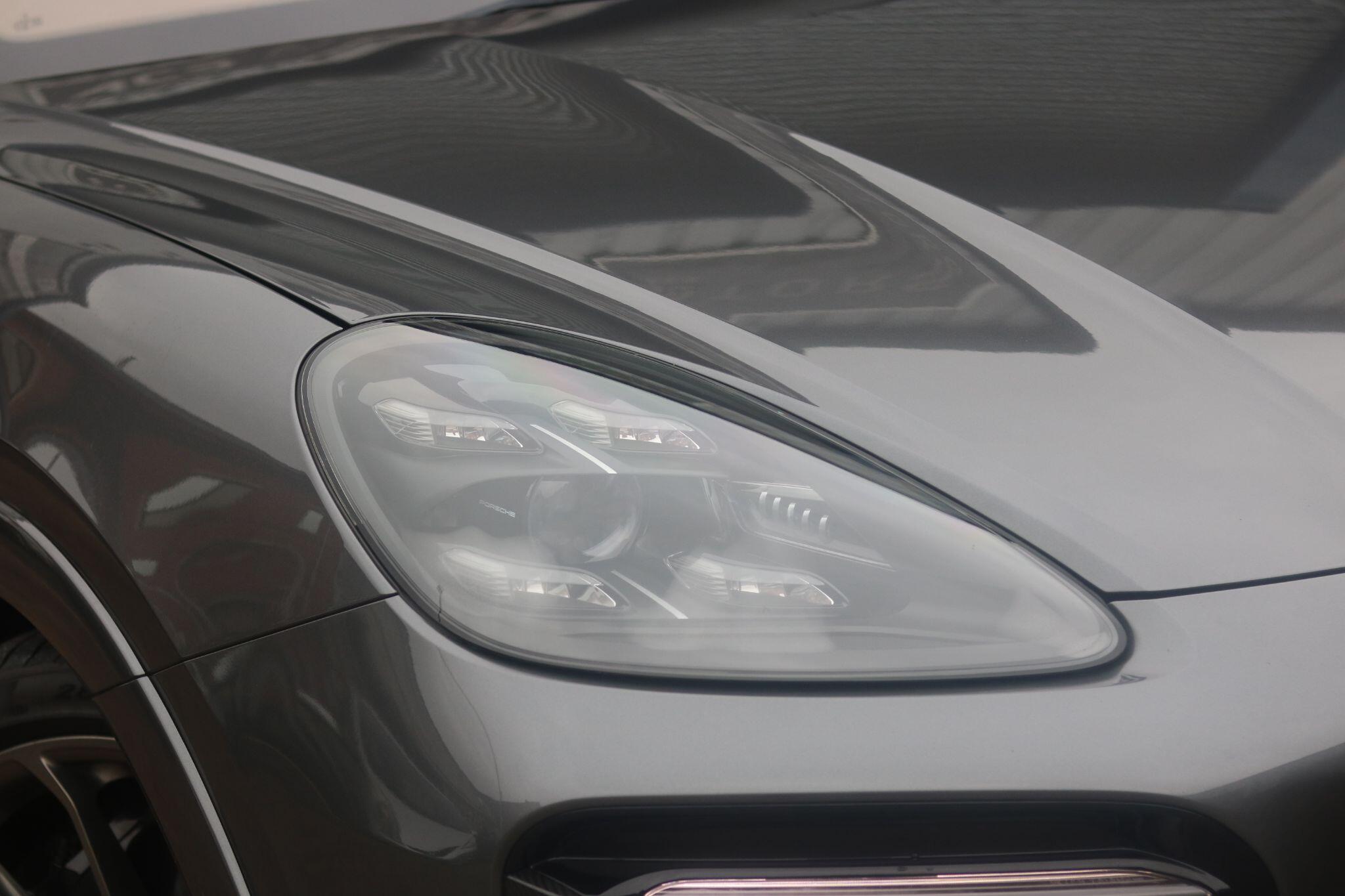 Porsche Cayenne view 27