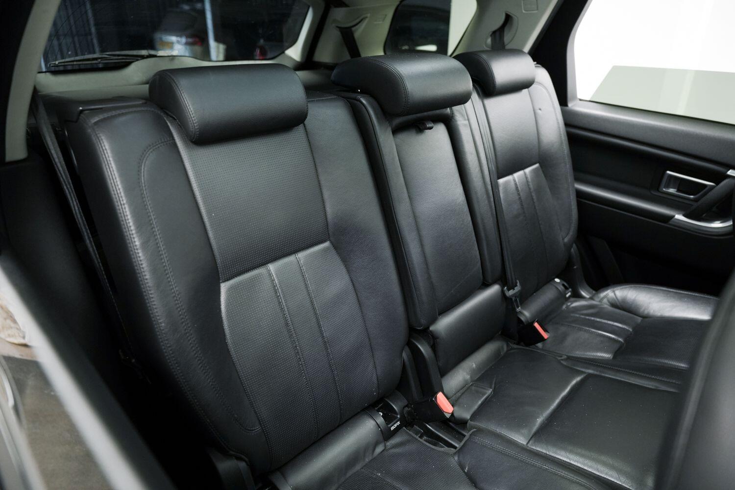 Land Rover Discovery Sport view 14