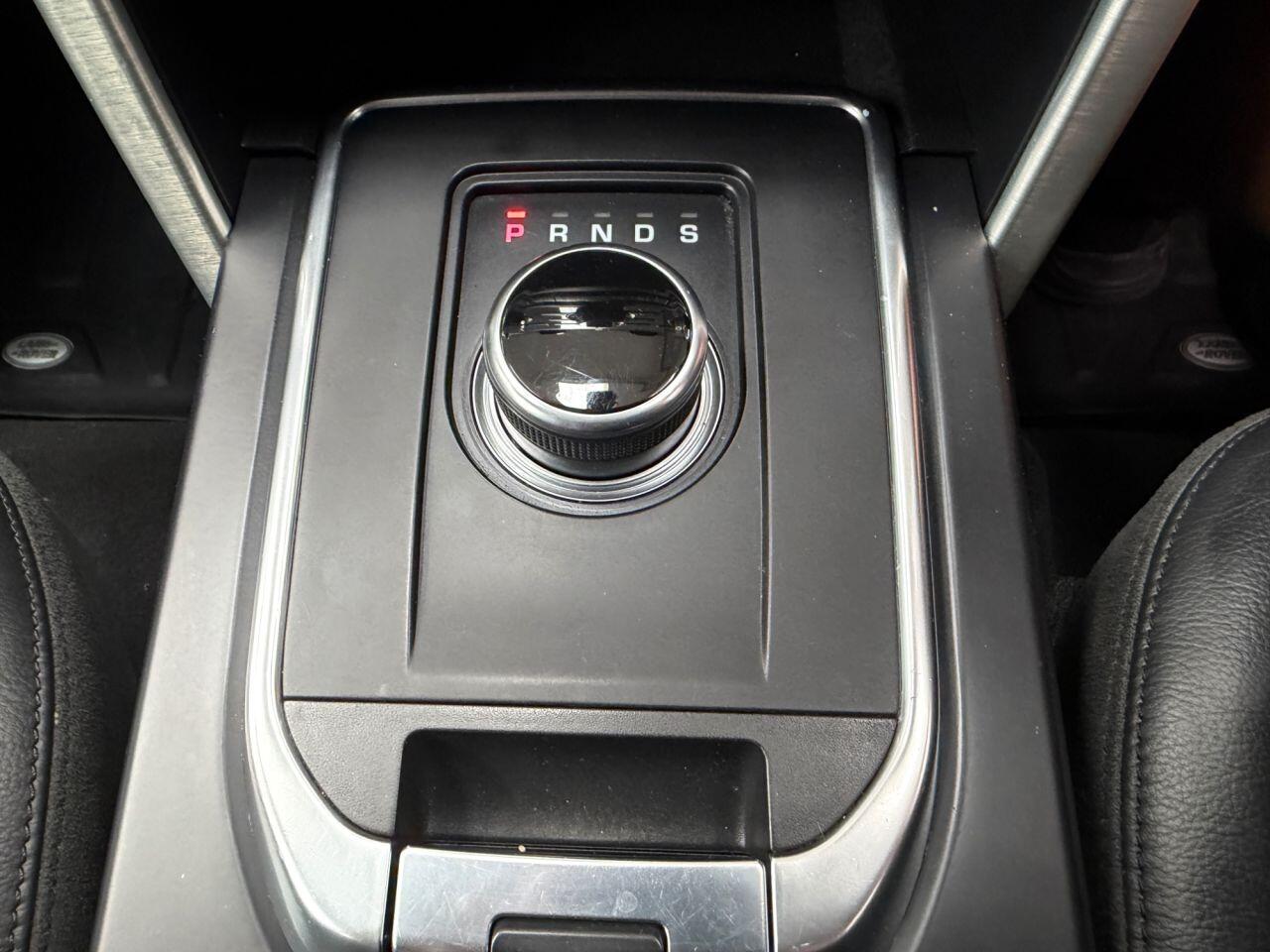 Land Rover Discovery Sport view 41