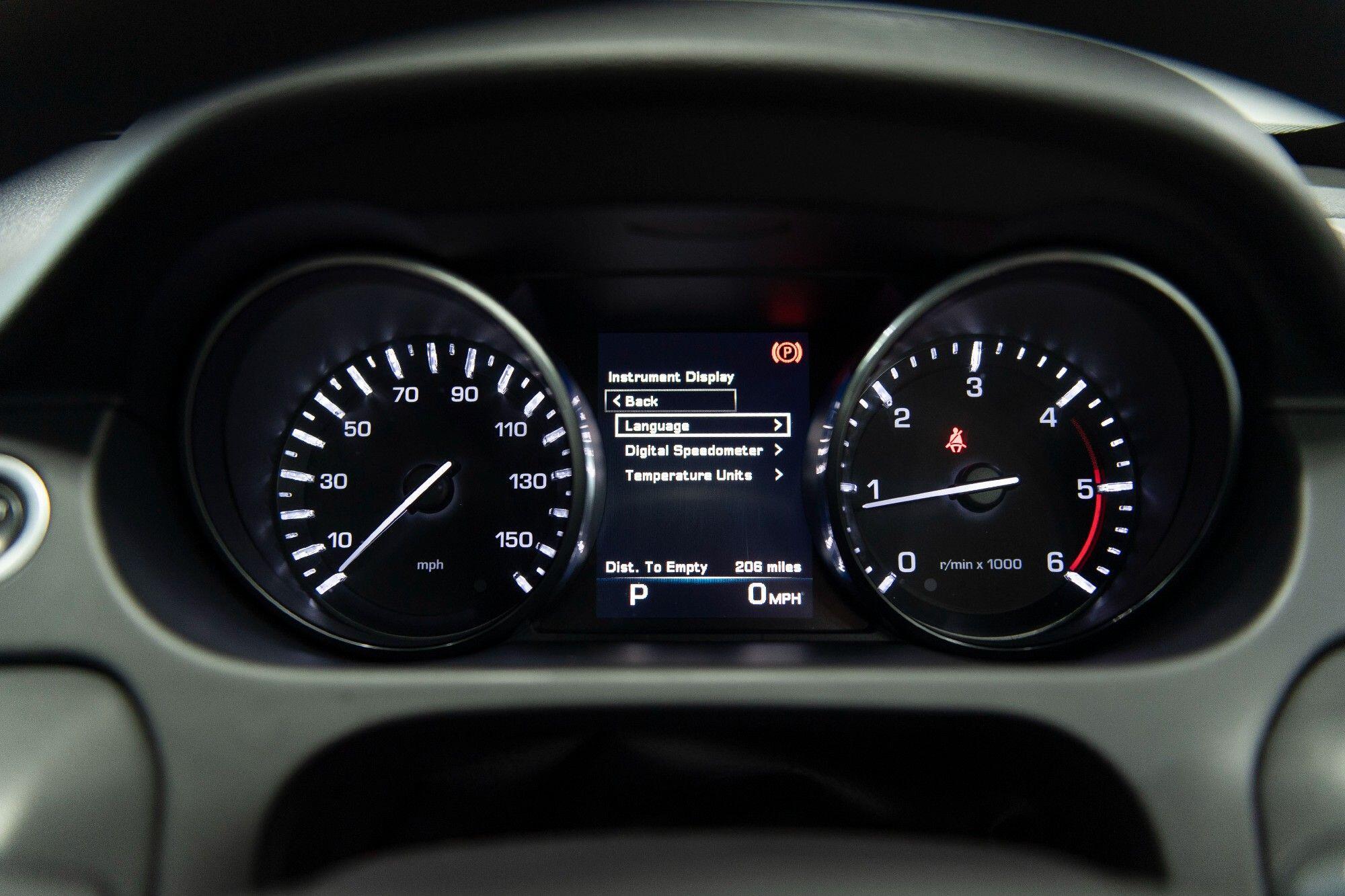 Land Rover Discovery Sport view 23