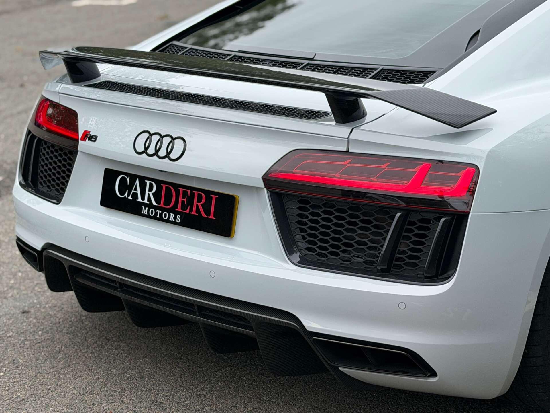 Audi R8 view 23